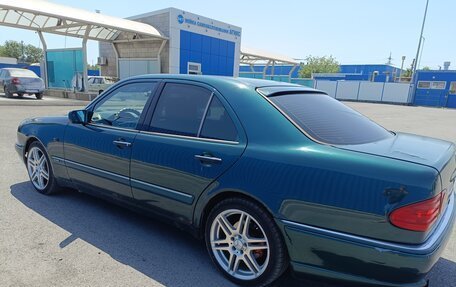 Mercedes-Benz E-Класс, 1998 год, 470 000 рублей, 1 фотография