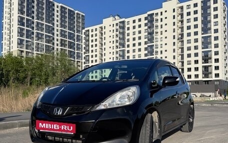 Honda Fit III, 2013 год, 830 000 рублей, 2 фотография