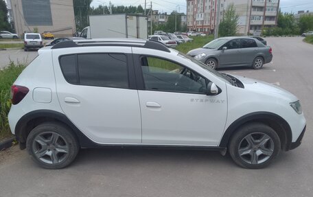 Renault Sandero II рестайлинг, 2019 год, 1 050 000 рублей, 3 фотография