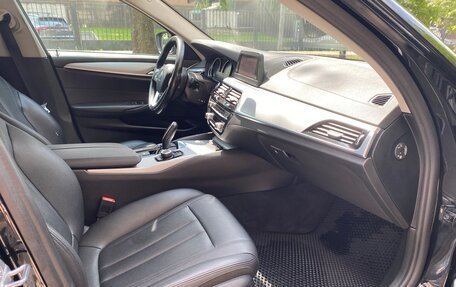 BMW 5 серия, 2019 год, 1 990 000 рублей, 12 фотография