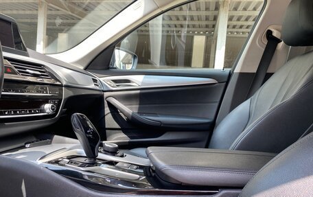 BMW 5 серия, 2019 год, 1 990 000 рублей, 16 фотография