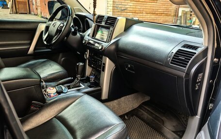 Toyota Land Cruiser Prado 150 рестайлинг 2, 2011 год, 3 150 000 рублей, 7 фотография