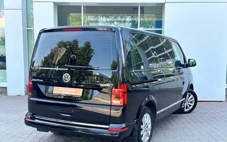 Volkswagen Multivan T6 рестайлинг, 2020 год, 6 199 000 рублей, 2 фотография