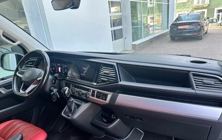 Volkswagen Multivan T6 рестайлинг, 2020 год, 6 199 000 рублей, 7 фотография