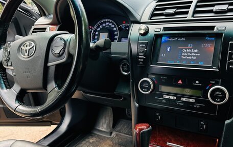 Toyota Camry, 2012 год, 2 000 000 рублей, 2 фотография