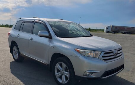 Toyota Highlander III, 2011 год, 2 550 000 рублей, 4 фотография