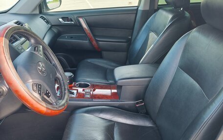 Toyota Highlander III, 2011 год, 2 550 000 рублей, 7 фотография