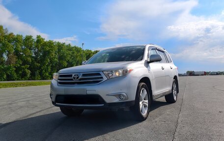 Toyota Highlander III, 2011 год, 2 550 000 рублей, 3 фотография