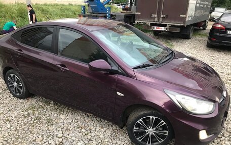Hyundai Solaris II рестайлинг, 2011 год, 800 000 рублей, 3 фотография