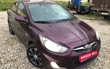 Hyundai Solaris II рестайлинг, 2011 год, 800 000 рублей, 4 фотография