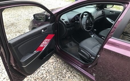 Hyundai Solaris II рестайлинг, 2011 год, 800 000 рублей, 6 фотография