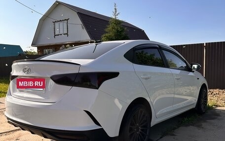 Hyundai Solaris II рестайлинг, 2022 год, 1 600 000 рублей, 2 фотография