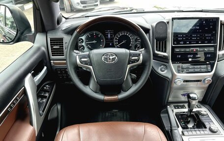 Toyota Land Cruiser 200, 2018 год, 6 930 000 рублей, 17 фотография