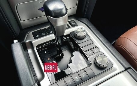 Toyota Land Cruiser 200, 2018 год, 6 930 000 рублей, 30 фотография