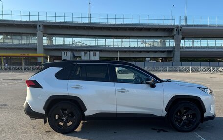Toyota RAV4, 2022 год, 3 800 000 рублей, 7 фотография
