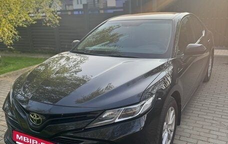 Toyota Camry, 2020 год, 2 800 000 рублей, 2 фотография