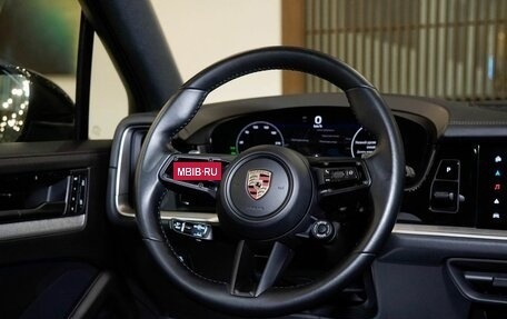 Porsche Cayenne III, 2023 год, 15 350 000 рублей, 17 фотография