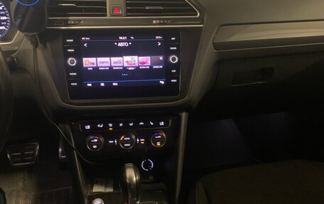 Volkswagen Tiguan II, 2018 год, 2 100 000 рублей, 12 фотография