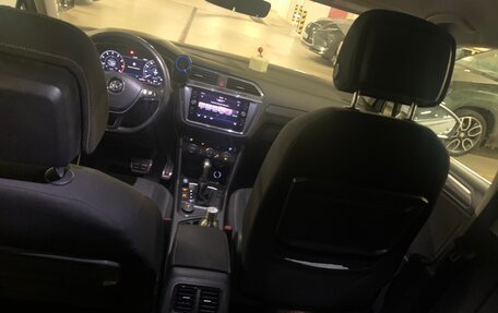 Volkswagen Tiguan II, 2018 год, 2 100 000 рублей, 14 фотография