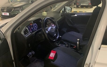 Volkswagen Tiguan II, 2018 год, 2 100 000 рублей, 16 фотография