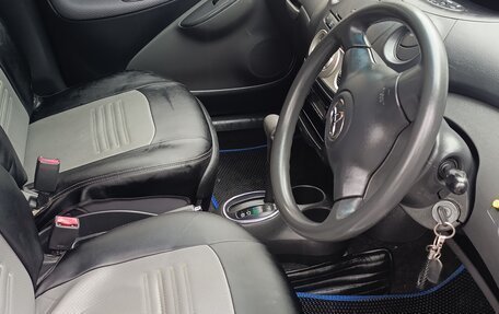 Toyota Vitz, 2003 год, 410 000 рублей, 3 фотография