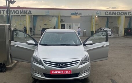 Hyundai Solaris II рестайлинг, 2014 год, 1 000 000 рублей, 1 фотография