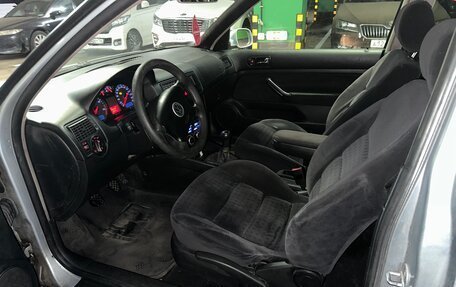 Volkswagen Golf IV, 2002 год, 350 000 рублей, 10 фотография