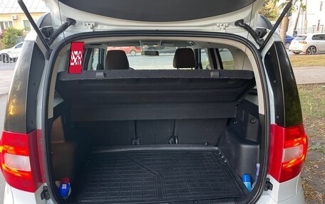 Skoda Yeti I рестайлинг, 2015 год, 1 369 000 рублей, 3 фотография