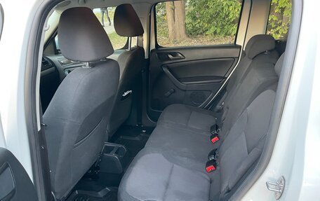 Skoda Yeti I рестайлинг, 2015 год, 1 369 000 рублей, 8 фотография