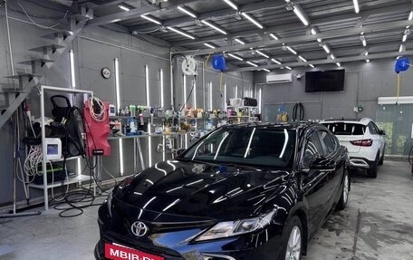 Toyota Camry, 2021 год, 3 200 000 рублей, 6 фотография