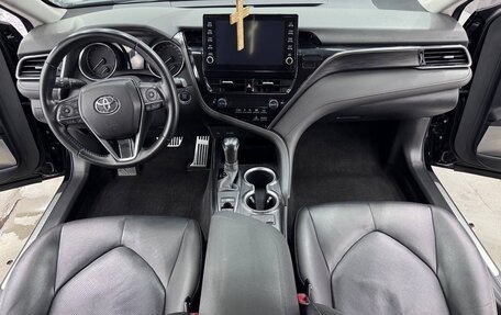 Toyota Camry, 2021 год, 3 200 000 рублей, 28 фотография