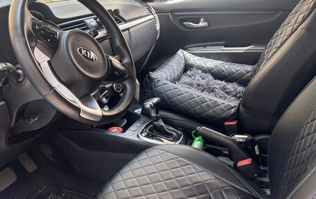 KIA Rio IV, 2018 год, 999 000 рублей, 4 фотография