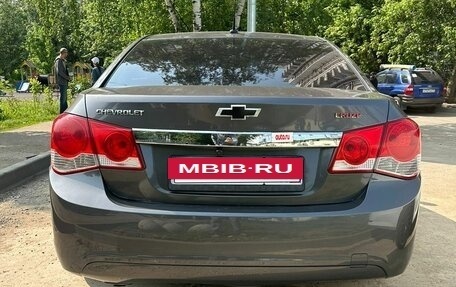 Chevrolet Cruze II, 2010 год, 690 000 рублей, 4 фотография