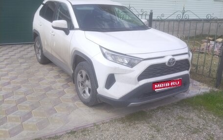 Toyota RAV4, 2022 год, 3 500 000 рублей, 3 фотография