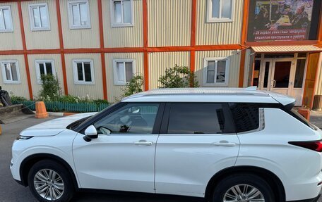 Mitsubishi Outlander, 2023 год, 3 199 000 рублей, 3 фотография