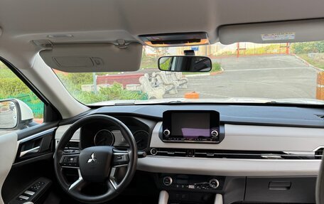 Mitsubishi Outlander, 2023 год, 3 199 000 рублей, 5 фотография