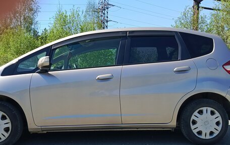 Honda Fit III, 2009 год, 650 000 рублей, 10 фотография