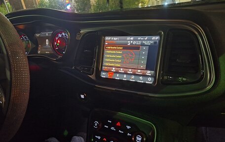 Dodge Challenger III рестайлинг 2, 2019 год, 3 400 000 рублей, 6 фотография