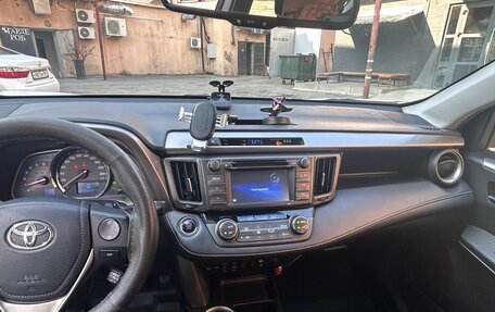 Toyota RAV4, 2014 год, 1 850 000 рублей, 9 фотография