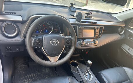 Toyota RAV4, 2014 год, 1 850 000 рублей, 8 фотография