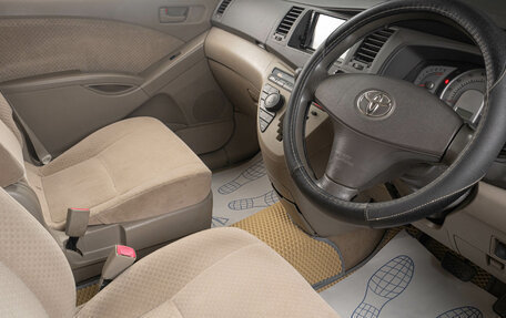 Toyota ISis I, 2005 год, 849 000 рублей, 8 фотография