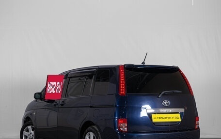 Toyota ISis I, 2005 год, 849 000 рублей, 6 фотография