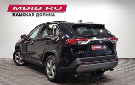 Toyota RAV4, 2020 год, 2 950 000 рублей, 10 фотография