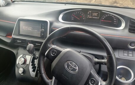 Toyota Sienta II, 2017 год, 1 600 000 рублей, 5 фотография