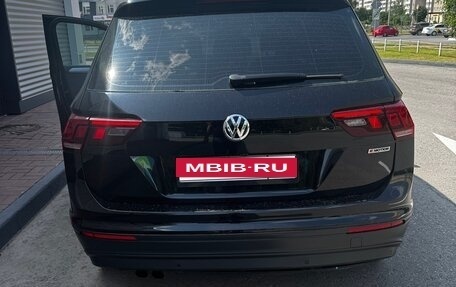 Volkswagen Tiguan II, 2020 год, 2 450 000 рублей, 8 фотография