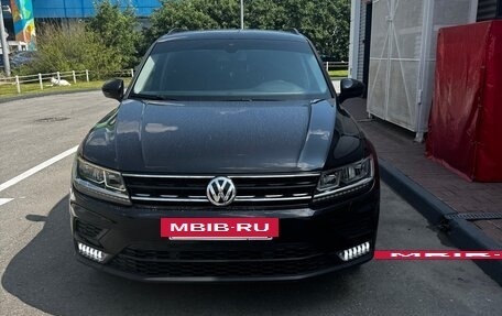 Volkswagen Tiguan II, 2020 год, 2 450 000 рублей, 3 фотография