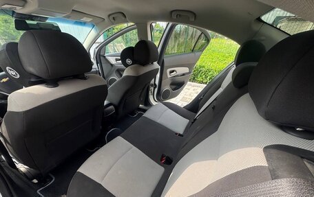 Chevrolet Cruze II, 2011 год, 900 000 рублей, 9 фотография