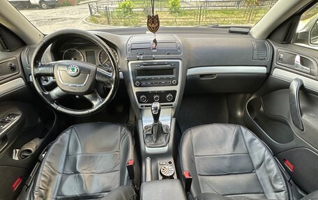 Skoda Octavia, 2011 год, 595 000 рублей, 2 фотография