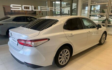 Toyota Camry, 2021 год, 3 100 000 рублей, 4 фотография