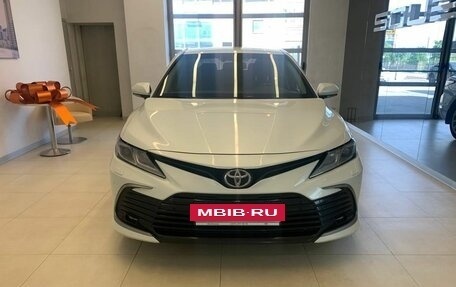 Toyota Camry, 2021 год, 3 100 000 рублей, 2 фотография